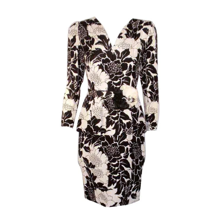 Savings Event ANDRE LAUG Black and White Silk Floral Print Dress with Flower Belt