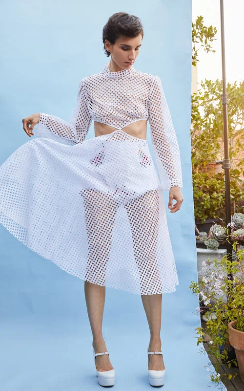Final Markdown expansion lace dress
