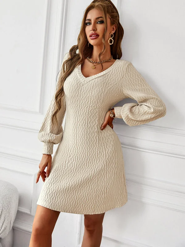Limited Edition Women's Textured V-Neck Swing Dress With Lantern Sleeves