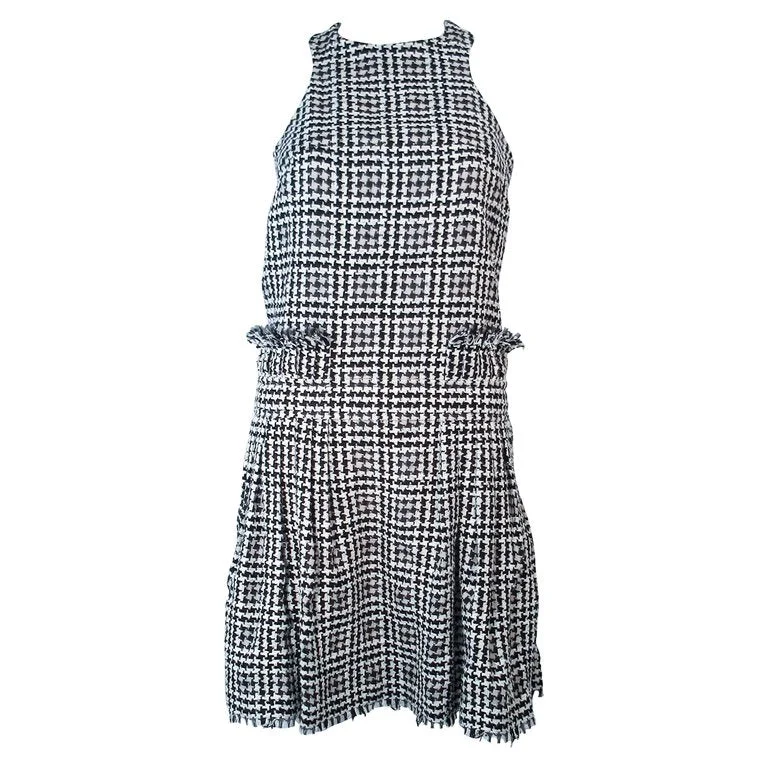 Amazing Deals CHANEL Black and White Tweed Criss Cross Back Dress Size 36