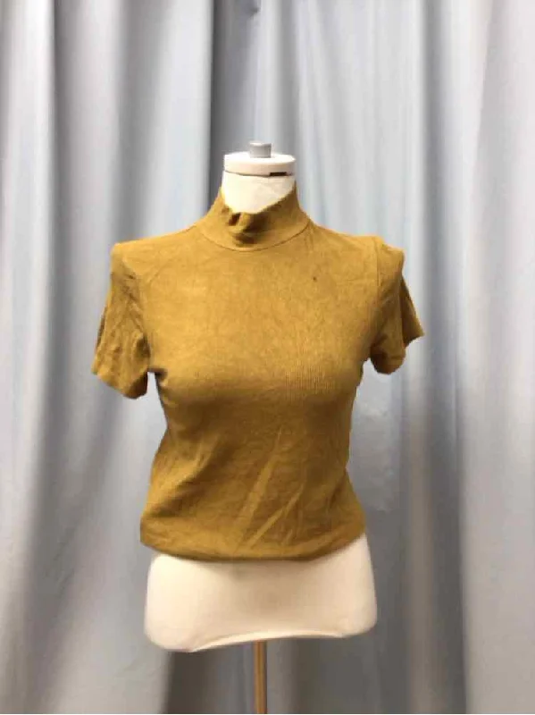Closeout Sale DELUC SIZE SMALL Ladies TOP