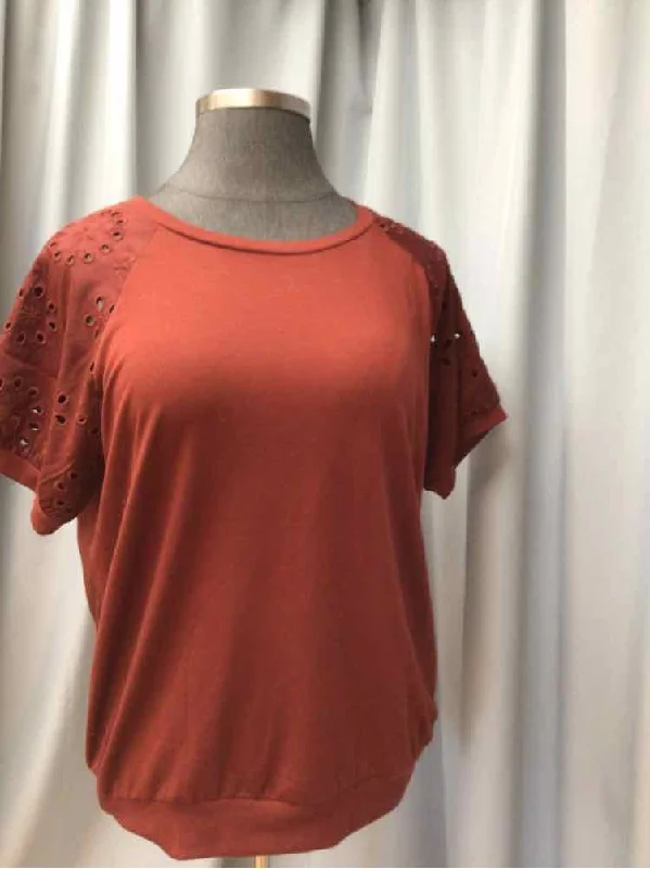 TORRID SIZE 1 X Ladies TOP